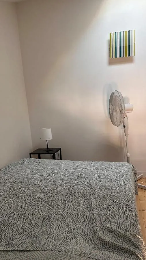 Apartment Le Paret Studio 2 People Gratte Ciel Villeurbanne France